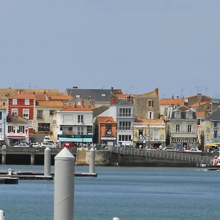Casa de Férias Maison T5 A 800m De La Avec Jardin, Terrasse Et Piste Cyclable - La Chaume, - Fr-1-92-706