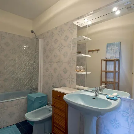 Casa de Férias Maison T5 A 800m De La Avec Jardin, Terrasse Et Piste Cyclable - La Chaume, - Fr-1-92-706